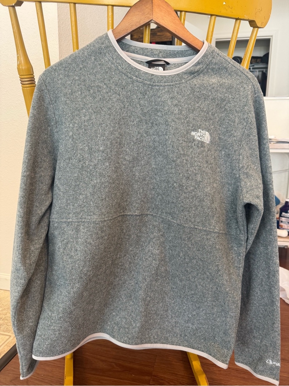 The North Face Men’s Heather Gray Crewneck Fleece Pullover